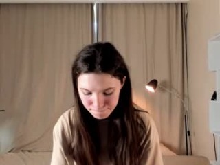 beckycurvin shy teen doing naughty things on a live sex camera