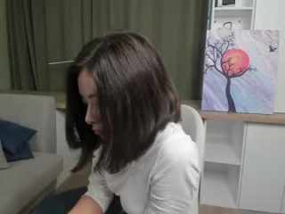 gladysacreman doing it solo, pleasuring her little pussy live on webcam