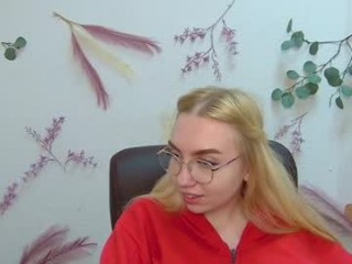 bbsoniabarbi pretty slut doing all the hottest things on XXX cam