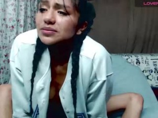 lola_chris slut that gives the sloppiest blowjobs live on sex cam