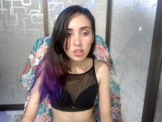 saracastillo young girl who like to show live sex via webcam