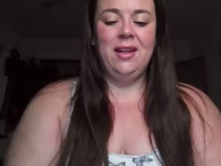 bbwsophiecooks with a hairy pussy teasing it on a sex cam