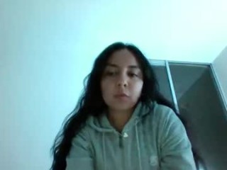 queenmyers Latino slut masturbating live on a webcam