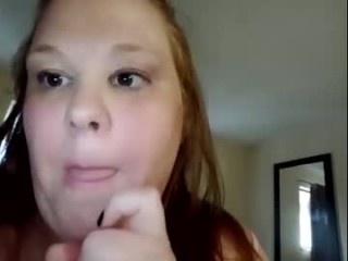 frecklesandsparky BBW teasing her pussy live on sex cam
