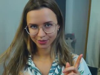 leilafollin fresh, new teen hottie seducing live on sex webcam