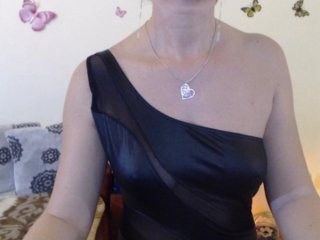 goodsnowqueen blonde mature cam girl and her wet little pussy, live on webcam