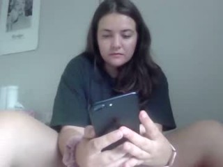 wellygirl6 BBW teasing her pussy live on sex cam