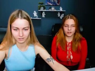 mira_lace couple doing everything you ask them in a sex chat 