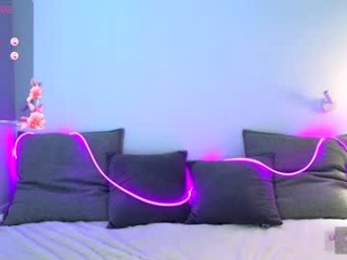 pure_moon sexy cam girl show softcore sex via webcam