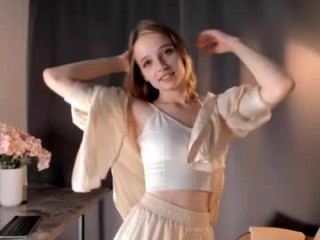 synnedewberry sweet XXX cam action with teen and her perfect ass