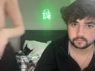 sarahxaoliver1 couple doing everything you ask them in a sex chat 