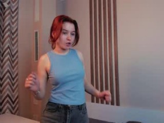 queeniehalsted live sex cam perfect  young cam girl in a revealing bra