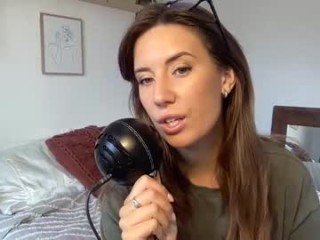 taylorslittlekingdom the most beautiful brunette live on sex cam