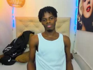 elroy_black bisexual fucking boys and girls live on sex camera