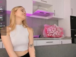 melissa_miles fresh, new teen hottie seducing live on sex webcam
