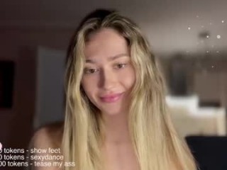 holy666moly sexy cam girl show softcore sex via webcam