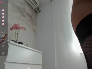 indiankitty_ live sex cam perfect  in a revealing bra