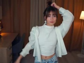 dieraalkins live XXX cam cute teen being not only cute but also horny