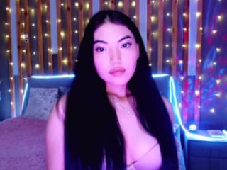 minasoul teen doing it solo, pleasuring her little pussy live on webcam