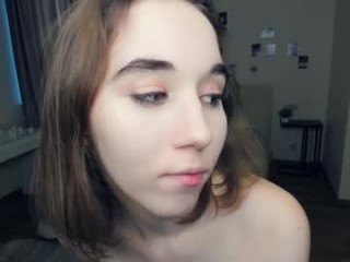 reed_lips live XXX cam cute teen being not only cute but also horny