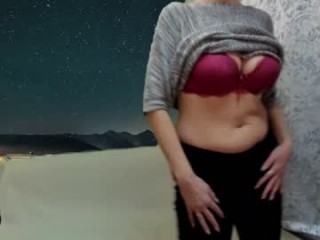 watermelonyy blonde mature cam girl and her wet little pussy, live on webcam
