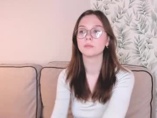 fannygail live XXX cam cute teen being not only cute but also horny