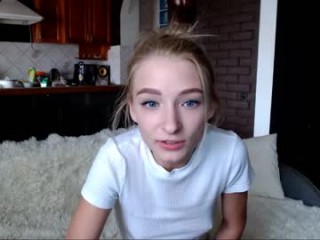 hydra_rus bisexual young cam girl fucking boys and girls live on sex camera
