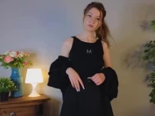 phyllisgossett teen doing it solo, pleasuring her little pussy live on webcam
