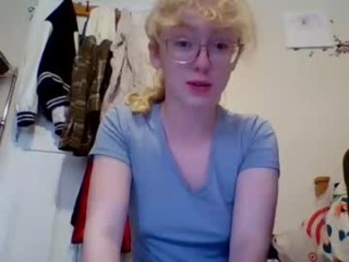 blonde_katie fresh, new hottie seducing live on sex webcam