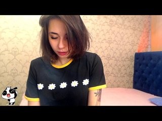 holi-moly young girl who like to show live sex via webcam