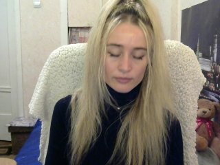 xyliganka777 blonde and her wet little pussy, live on webcam