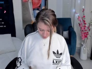 sofia_woodss young cam girl doing it solo, pleasuring her little pussy live on webcam