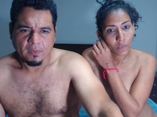margeandjhosu young cam girl couple doing everything you ask them in a sex chat 