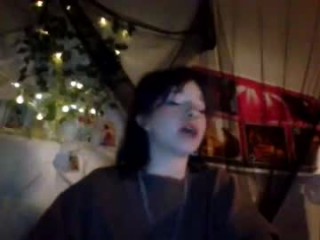 jackievilleof teen doing it solo, pleasuring her little pussy live on webcam