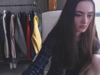 alice_glo teen cam girl broadcasts live sex via webcam