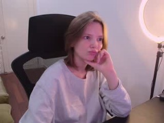 pusi_meow pretty teen slut doing all the hottest things on XXX cam
