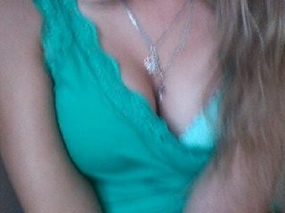 -gerda- blonde and her wet little pussy, live on webcam
