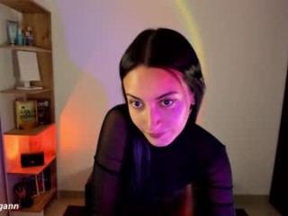 _mystiquee_ young girl who like to show live sex via webcam