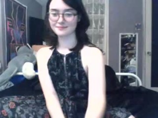 soursou teen doing it solo, pleasuring her little pussy live on webcam