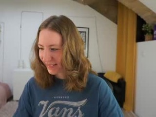 samantha_saint_18 teen doing it solo, pleasuring her little pussy live on webcam