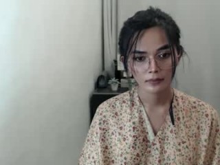 babaengburikat Asian that gets wetter from all the hot sex cam attention