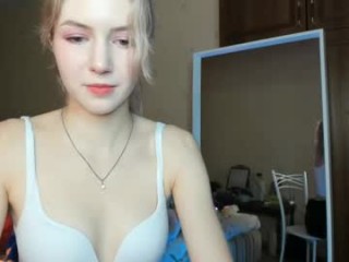 shawty_girl_ teen doing it solo, pleasuring her little pussy live on webcam