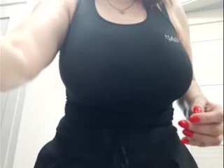 roxolanaa_sexy fetish cam girl broadcasts live sex via webcam