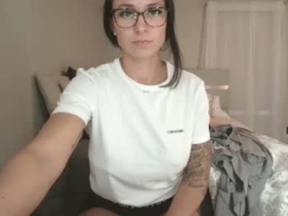 bigdickthicktits bisexual fucking boys and girls live on sex camera